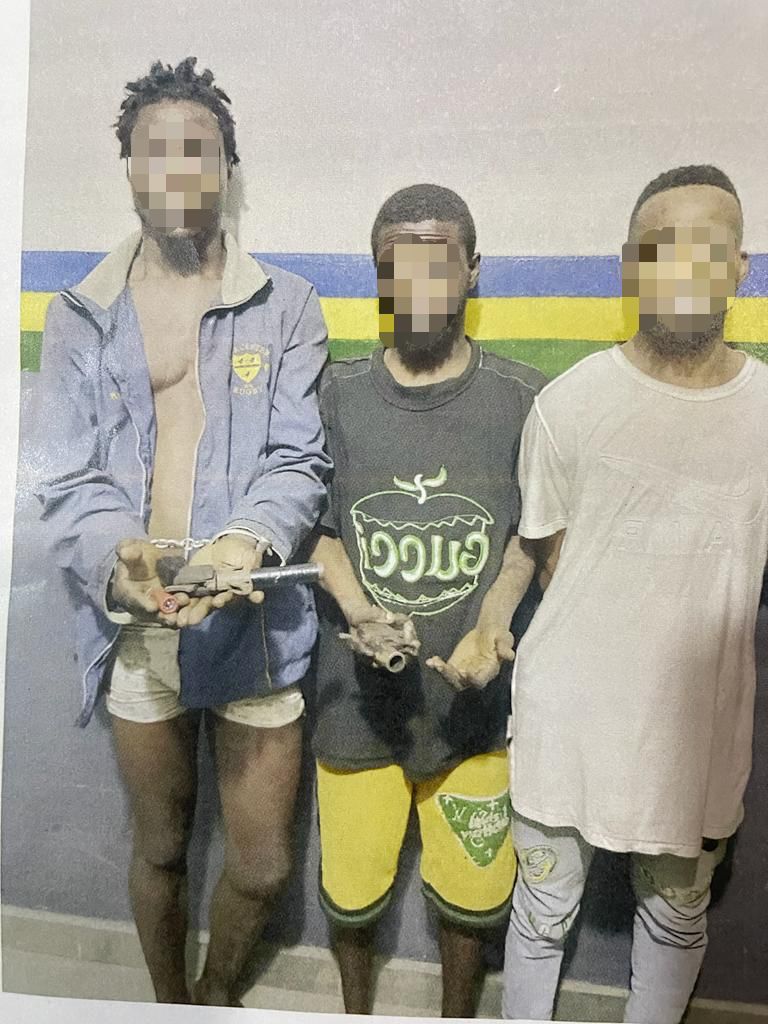 armed robbers at elemoro