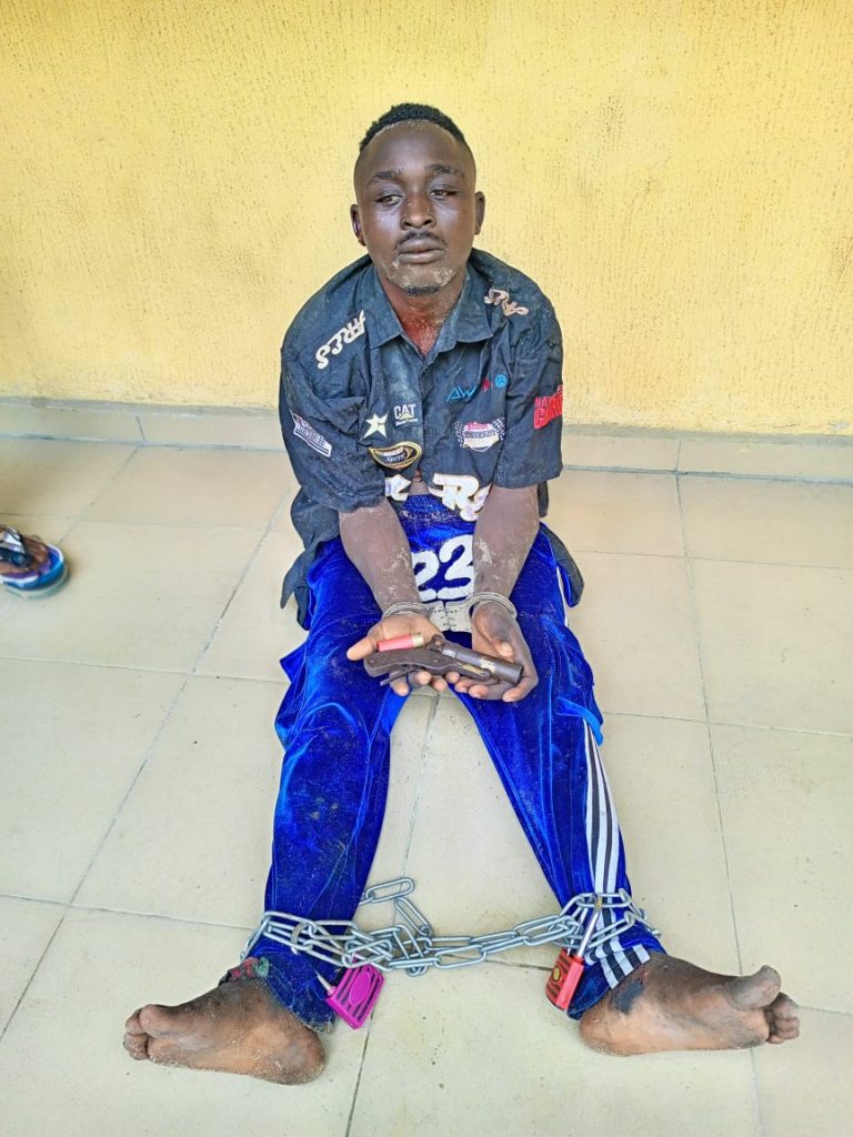 ARREST OF SUSPECTED ARMED ROBBERS AND RECOVERY OF TWO LOCALLY MADE CUT-TO-SIZE GUNS